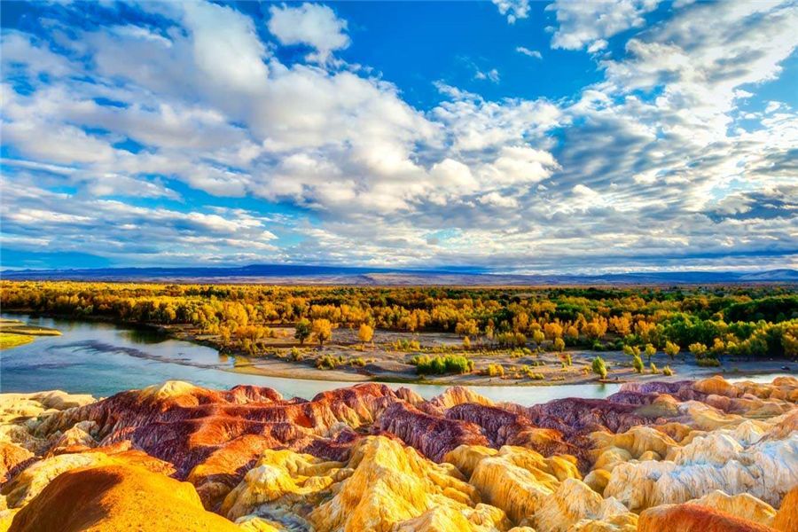 新疆,美丽神秘之地,播音稿中的视觉与听觉盛宴